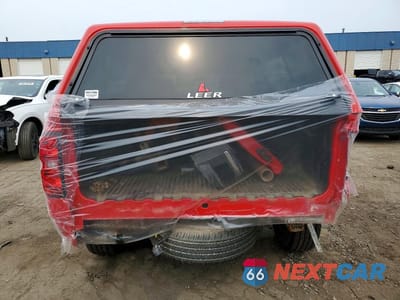 Zdjęcie 6 z 12 samochodu: 2018 CHEVROLET SILVERADO K1500 LT VIN:1GCVKREC4JZ271468 - miniatura