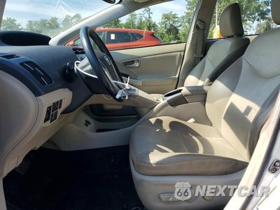 Zdjęcie 7 z 12 samochodu: 2013 TOYOTA PRIUS FOUR VIN:JTDKN3DU7D5551575 - miniatura