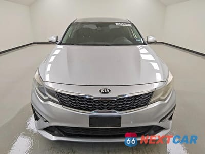 Piąte zdjęcie samochodu w środku: 2019 KIA OPTIMA LX VIN:5XXGT4L30KG374368 - miniatura