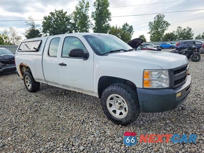 Czwarte zdjęcie samochodu z boku: 2013 CHEVROLET SILVERADO C1500 VIN:1GCRCPEX5DZ200676 - miniatura