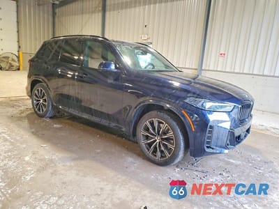 Czwarte zdjęcie samochodu z boku: 2024 BMW X5 XDRIVE40I VIN:5UX23EU06R9U74095 - miniatura