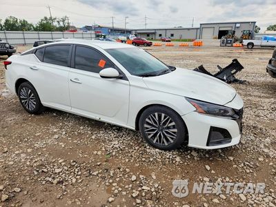 Czwarte zdjęcie samochodu z boku: 2023 NISSAN ALTIMA SV VIN:1N4BL4DVXPN343978 - miniatura