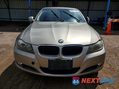 Piąte zdjęcie samochodu w środku: 2010 BMW 328 I SULEV VIN:WBAPH5G55ANM35023 - miniatura
