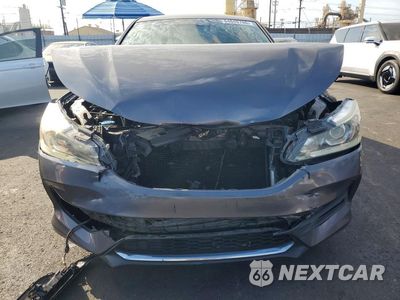 Piąte zdjęcie samochodu w środku: 2017 HONDA ACCORD SPORT VIN:1HGCR2F5XHA043818 - miniatura
