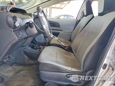 Zdjęcie 7 z 12 samochodu: 2014 TOYOTA PRIUS C ONE VIN:JTDKDTB32E1566927 - miniatura