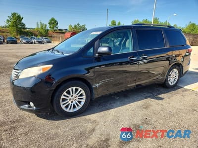 2015 TOYOTA SIENNA XLE 8-PASSENGER 5TDYK3DC8FS582650 - główne zdjęcie licytacji z USA - miniatura