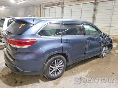 Trzecie zdjęcie samochodu z tyłu: 2017 TOYOTA HIGHLANDER XLE VIN:5TDJZRFH3HS440797 - miniatura