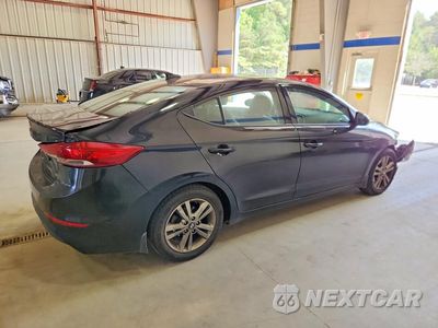 Trzecie zdjęcie samochodu z tyłu: 2018 HYUNDAI ELANTRA VALUE EDITION VIN:5NPD84LF6JH233662 - miniatura