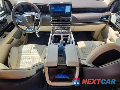 Zdjęcie 8 z 12 samochodu: 2024 LINCOLN NAVIGATOR L BLACK LABEL VIN:5LMJJ3TGXREL21886 - miniatura