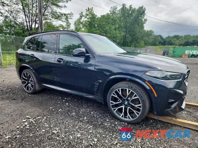 Czwarte zdjęcie samochodu z boku: 2026 BMW X5 M COMPETITION VIN:5YM13ET0XT9250342 - miniatura