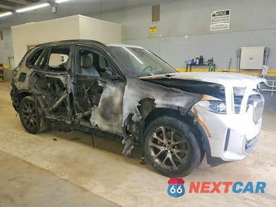 Czwarte zdjęcie samochodu z boku: 2024 BMW X5 XDRIVE40I VIN:5UX23EU09R9S74554 - miniatura