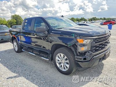 Czwarte zdjęcie samochodu z boku: 2024 CHEVROLET SILVERADO C1500 CUSTOM VIN:3GCPABEK8RG463062 - miniatura