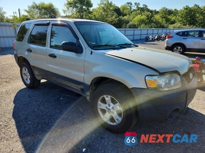 Czwarte zdjęcie samochodu z boku: 2006 FORD ESCAPE XLT VIN:1FMCU93136KA24201 - miniatura