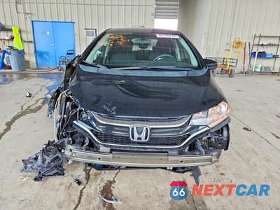 Piąte zdjęcie samochodu w środku: 2019 HONDA FIT LX VIN:3HGGK5H40KM706819 - miniatura