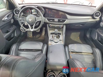 Zdjęcie 8 z 12 samochodu: 2017 ALFA ROMEO GIULIA TI VIN:ZARFAECN1H7561781 - miniatura