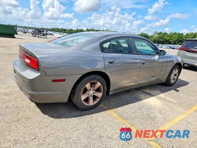 Trzecie zdjęcie samochodu z tyłu: 2011 DODGE CHARGER SE VIN:2B3CL3CG0BH576105 - miniatura