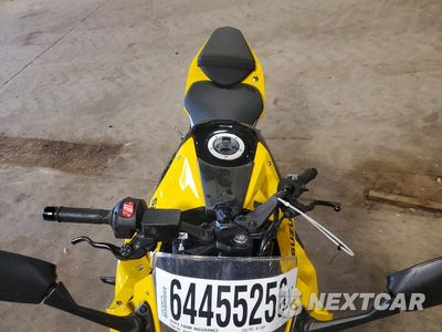 Piąte zdjęcie samochodu w środku: 2024 SUZUKI GSX800 F VIN:JS1EM13B5R7104009 - miniatura