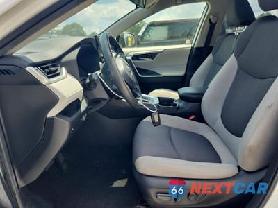 Zdjęcie 7 z 13 samochodu: 2019 TOYOTA RAV 4 VIN:JTMW1RFV6KD017363 - miniatura