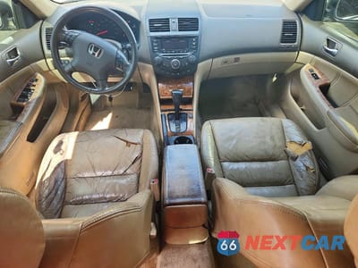 Zdjęcie 8 z 12 samochodu: 2004 HONDA ACCORD EX VIN:1HGCM56834A028081 - miniatura