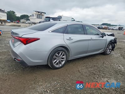 Trzecie zdjęcie samochodu z tyłu: 2021 TOYOTA AVALON XLE VIN:4T1AA1AB9MU009068 - miniatura