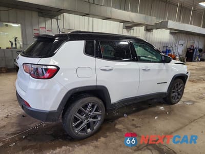 Trzecie zdjęcie samochodu z tyłu: 2026 JEEP COMPASS LIMITED VIN:3C4NJDCNXTT258891 - miniatura