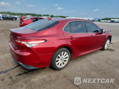 Trzecie zdjęcie samochodu z tyłu: 2020 TOYOTA CAMRY LE VIN:4T1C11AK5LU928296 - miniatura