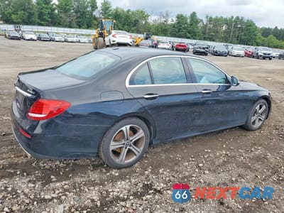 Trzecie zdjęcie samochodu z tyłu: 2019 MERCEDES-BENZ E 300 4MATIC VIN:WDDZF4KB4KA536156 - miniatura