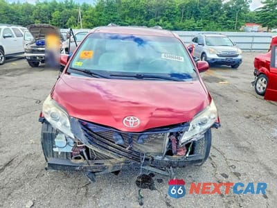 Piąte zdjęcie samochodu w środku: 2013 TOYOTA SIENNA LE VIN:5TDKK3DC2DS295811 - miniatura