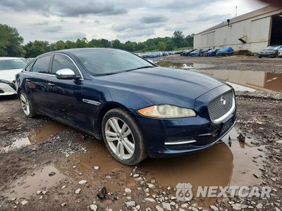 Czwarte zdjęcie samochodu z boku: 2013 JAGUAR XJL PORTFOLIO VIN:SAJWA2GB4DLV43870 - miniatura