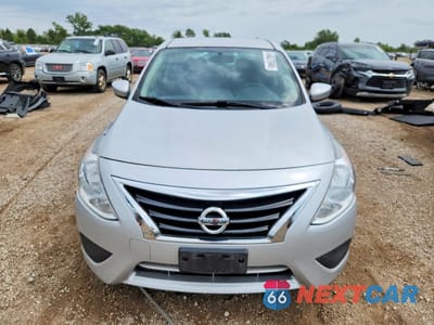 Piąte zdjęcie samochodu w środku: 2016 NISSAN VERSA 1.6 S VIN:3N1CN7AP8GL884823 - miniatura
