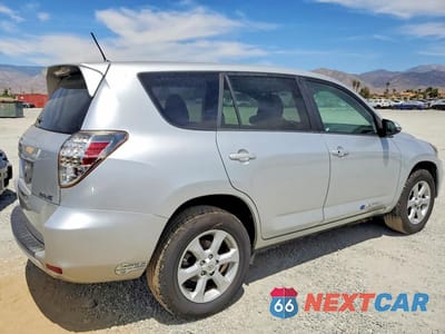 Trzecie zdjęcie samochodu z tyłu: 2013 TOYOTA RAV4 EV BASE VIN:2T3YL4DV7DW002238 - miniatura
