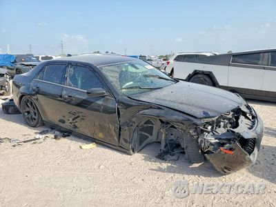 Czwarte zdjęcie samochodu z boku: 2020 CHRYSLER 300 TOURING VIN:2C3CCAAGXLH220806 - miniatura