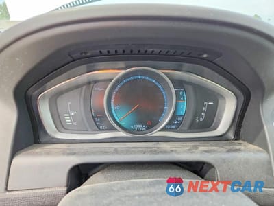 Zdjęcie 9 z 13 samochodu: 2016 VOLVO XC60 T5 PLATINUM VIN:YV4612RM2G2868148 - miniatura