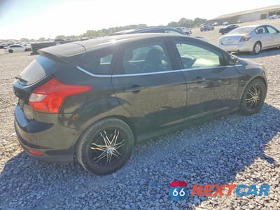 Trzecie zdjęcie samochodu z tyłu: 2013 FORD FOCUS TITANIUM VIN:1FADP3N23DL142166 - miniatura