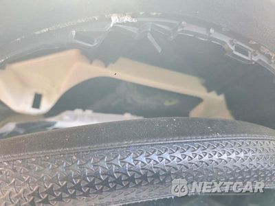 Zdjęcie 9 z 13 samochodu: 2018 TOYOTA COROLLA XSE VIN:5YFBURHE8JP773954 - miniatura