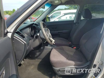 Zdjęcie 7 z 12 samochodu: 2013 KIA SOUL BASE VIN:KNDJT2A5XD7754778 - miniatura