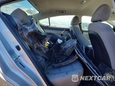 Zdjęcie 10 z 12 samochodu: 2018 HYUNDAI ELANTRA SEL VIN:5NPD84LF1JH325309 - miniatura