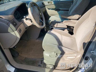 Zdjęcie 7 z 13 samochodu: 2004 TOYOTA SIENNA LE 7 PASSENGER VIN:5TDZA23C84S096792 - miniatura