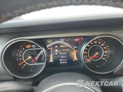 Zdjęcie 9 z 12 samochodu: 2019 JEEP WRANGLER UNLIMITED SAHARA VIN:1C4HJXEN3KW600279 - miniatura