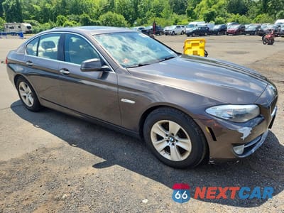 Czwarte zdjęcie samochodu z boku: 2013 BMW 528 XI VIN:WBAXH5C57DD111443 - miniatura