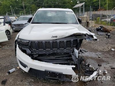 Piąte zdjęcie samochodu w środku: 2024 JEEP GRAND CHEROKEE LAREDO VIN:1C4RJHAGXRC716060 - miniatura