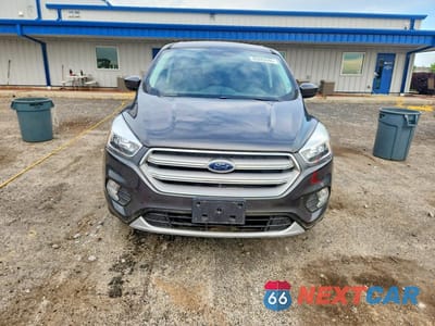 Piąte zdjęcie samochodu w środku: 2019 FORD ESCAPE SE VIN:1FMCU0GD8KUB13082 - miniatura