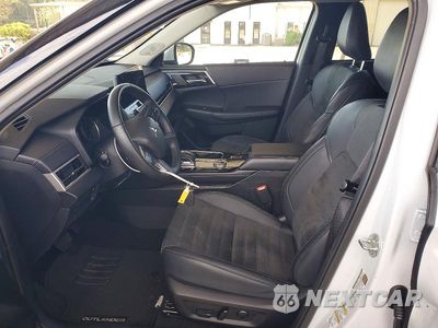 Zdjęcie 7 z 12 samochodu: 2025 MITSUBISHI OUTLANDER SE VIN:JA4J4VA87SZ042975 - miniatura