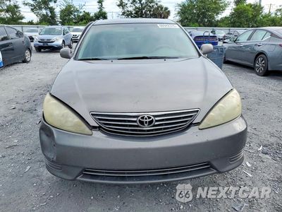 Piąte zdjęcie samochodu w środku: 2006 TOYOTA CAMRY LE VIN:4T1BE32K96U728584 - miniatura