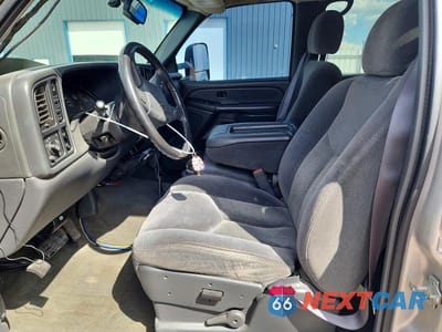 Zdjęcie 7 z 12 samochodu: 2005 CHEVROLET SILVERADO K3500 VIN:1GCJK33275F960255 - miniatura