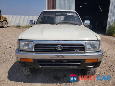 Piąte zdjęcie samochodu w środku: 1995 TOYOTA 4RUNNER SR5 V6 VIN:JT3VN39W4S0171406 - miniatura
