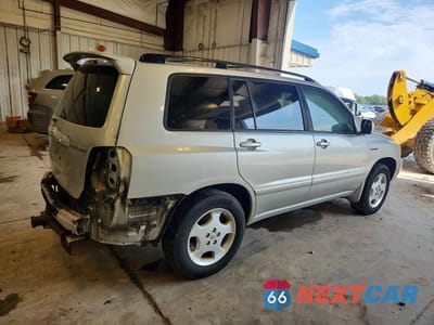 Trzecie zdjęcie samochodu z tyłu: 2005 TOYOTA HIGHLANDER LIMITED VIN:JTEEP21A050132523 - miniatura