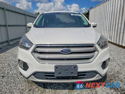 Piąte zdjęcie samochodu w środku: 2019 FORD ESCAPE SE VIN:1FMCU9GD5KUB65631 - miniatura