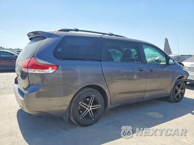 Trzecie zdjęcie samochodu z tyłu: 2011 TOYOTA SIENNA XLE 7-PASSENGER VIN:5TDDK3DC5BS021718 - miniatura