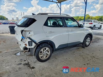 Trzecie zdjęcie samochodu z tyłu: 2020 HYUNDAI VENUE SEL VIN:KMHRC8A30LU043610 - miniatura